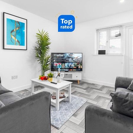 5 Bedroom House - 10 Guests - Multiple Off Street Parking - Garden - Smart Tv - Wifi - Contractors - Families - Groups Birmingam Exterior foto