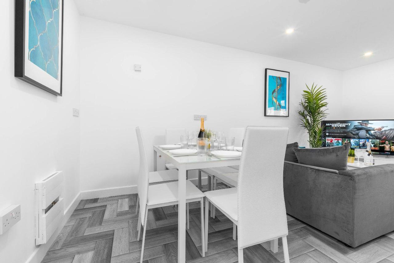 5 Bedroom House - 10 Guests - Multiple Off Street Parking - Garden - Smart Tv - Wifi - Contractors - Families - Groups Birmingam Exterior foto